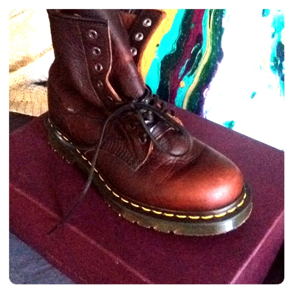 Brand New Dr. martensl